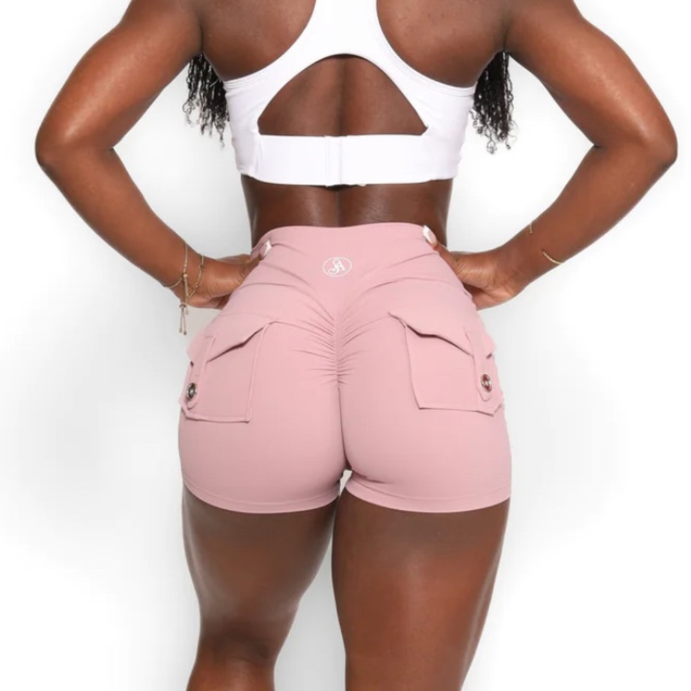 Allure the Brand scrunch butt pocket shorts Pink size L (fits size 6-8) …